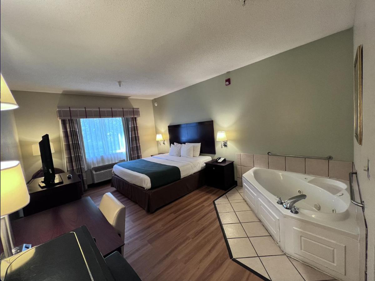 Americas Best Value Inn Wiggins Exterior foto
