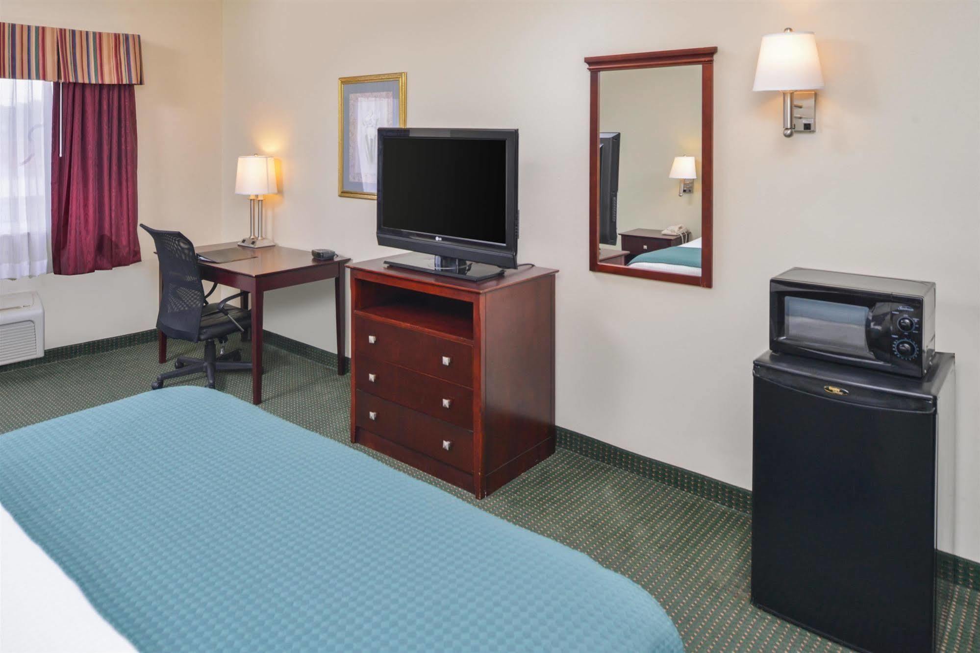 Americas Best Value Inn Wiggins Exterior foto