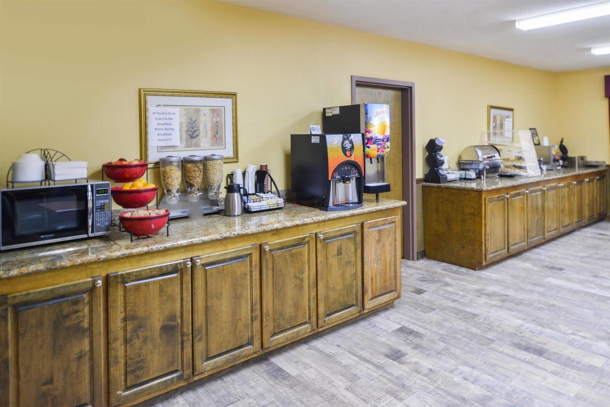 Americas Best Value Inn Wiggins Exterior foto
